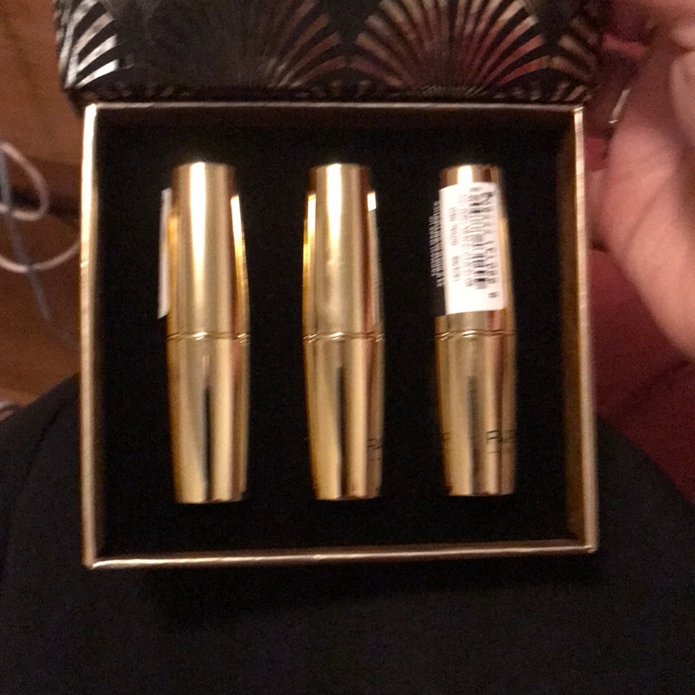 OK 🥰Ladies 🥰 20 4K gold glam lipsticks at Royal nude Ritchie purple royal red